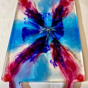 Plateau bleu et rose en résine, planche de présentation en résine.